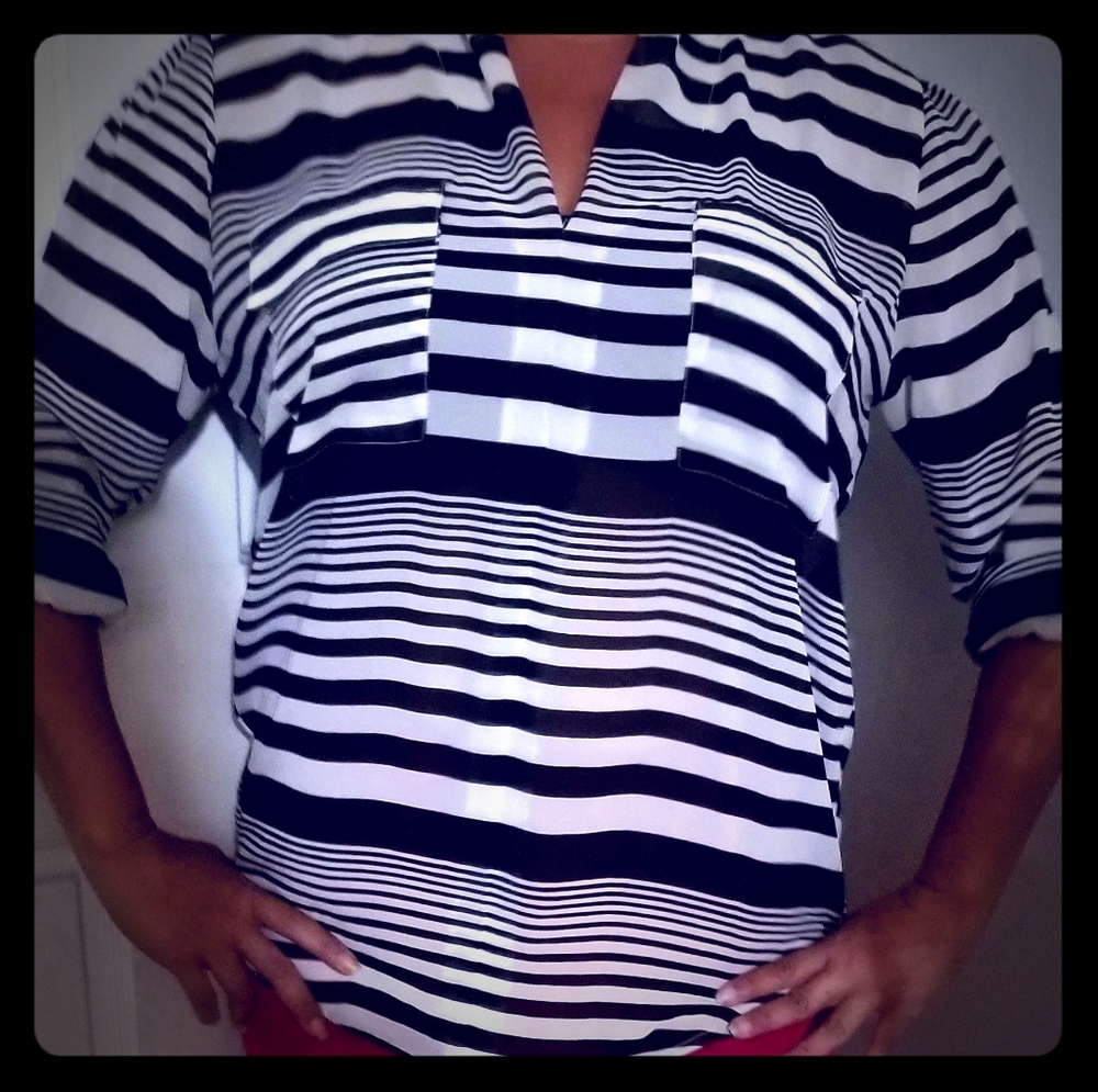 🍍White nd Black Sheer Striped Blouse🍍